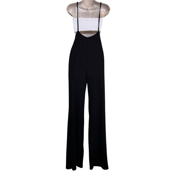 Boohoo Black Jumpsuit with Wide-Leg Silhouette Size 6 - Picture 4 of 9